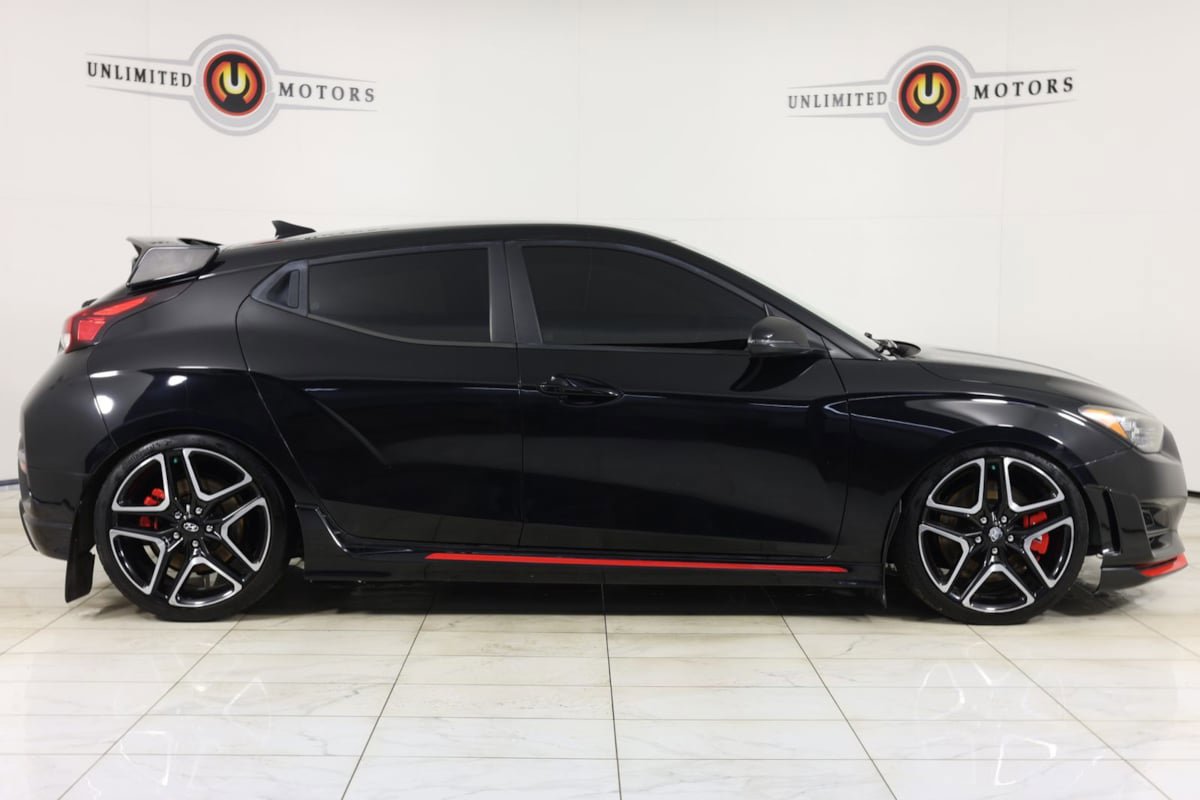 Used 2022 Hyundai Veloster N image 2
