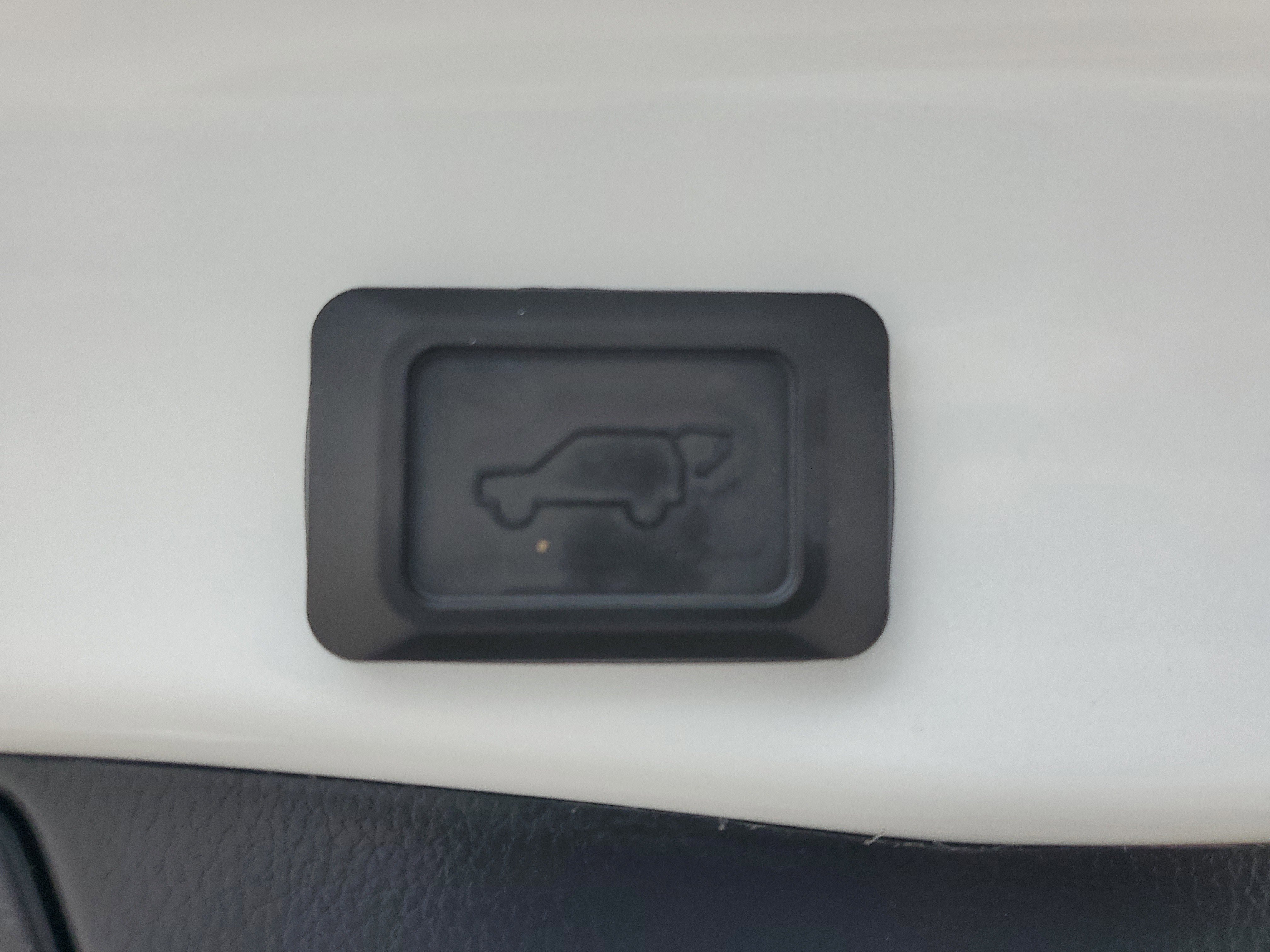 Used 2022 Toyota RAV4 XLE w/ Convenience Package image 18