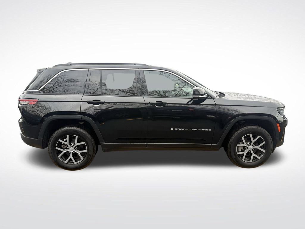 Used 2024 Jeep Grand Cherokee Limited w/ Trailer Tow Package image 9