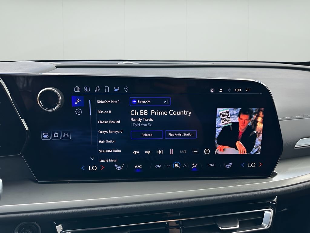 Used 2024 Chevrolet Traverse LT image 22