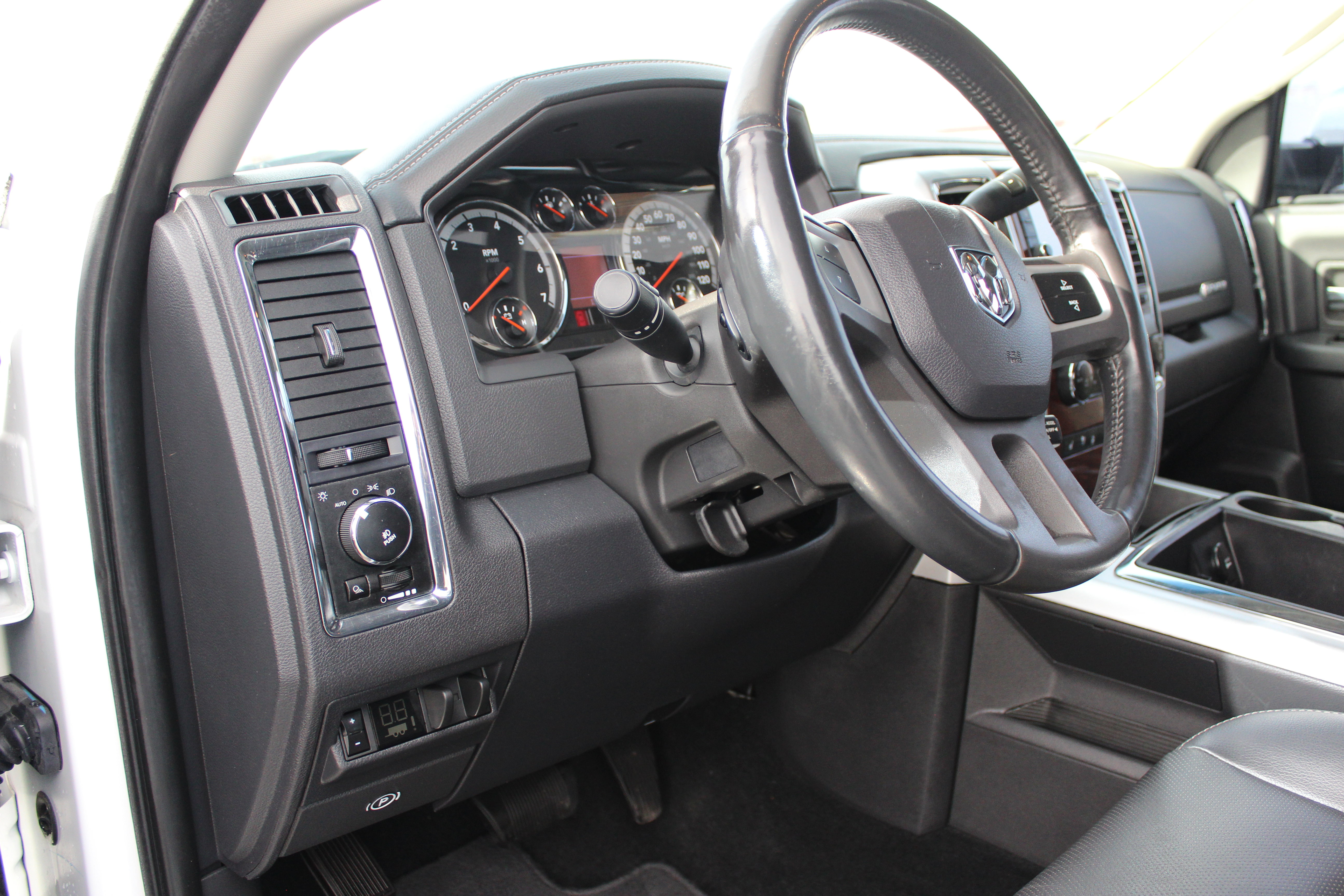 Used 2011 RAM 2500 Laramie w/ Protection Group image 20