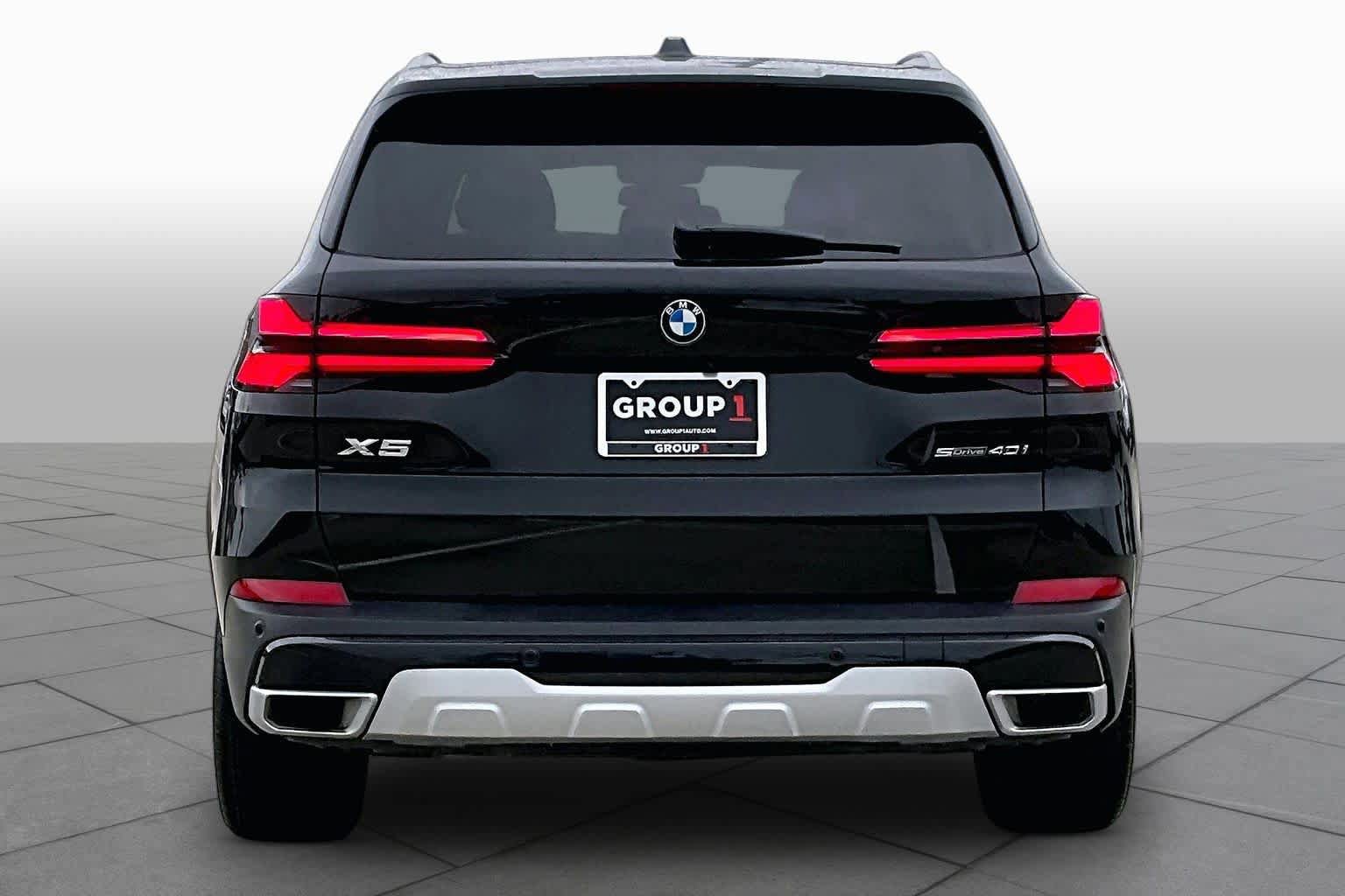 Used 2024 BMW X5 sDrive40i w/ Parking Assistance Package RWD image 4