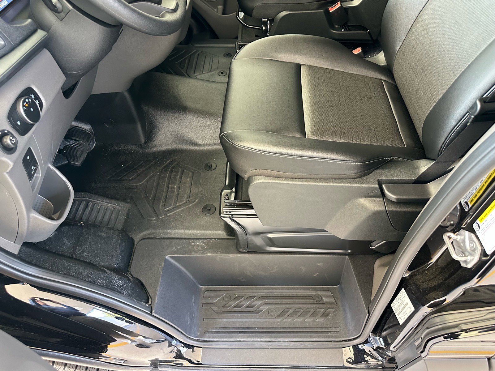 New 2026 Ford Transit 250 148 Medium Roof RWD image 20