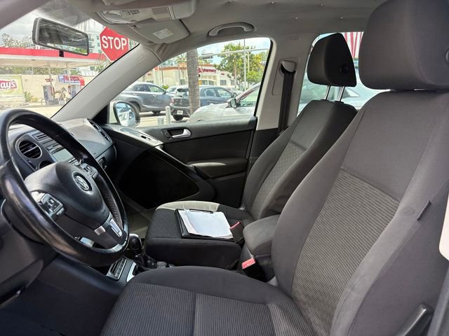 Used 2014 Volkswagen Tiguan S image 8