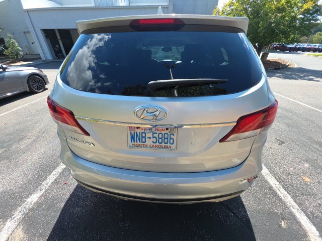 Used 2017 Hyundai Santa Fe SE FWD image 7