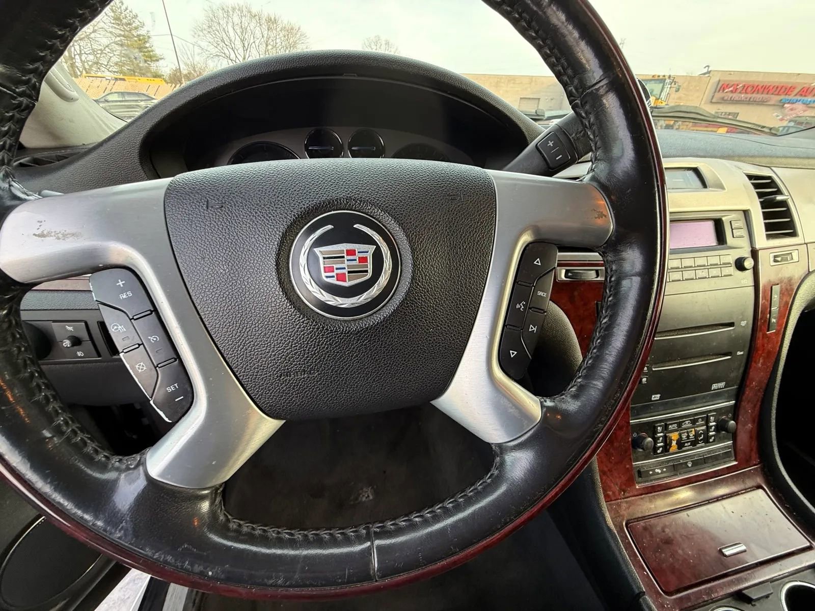 Used 2007 Cadillac Escalade AWD w/ Climate Package image 19