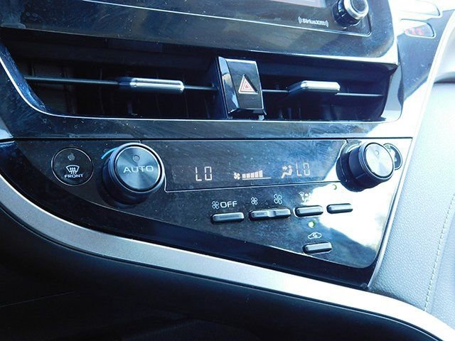 Used 2024 Toyota Camry SE image 15