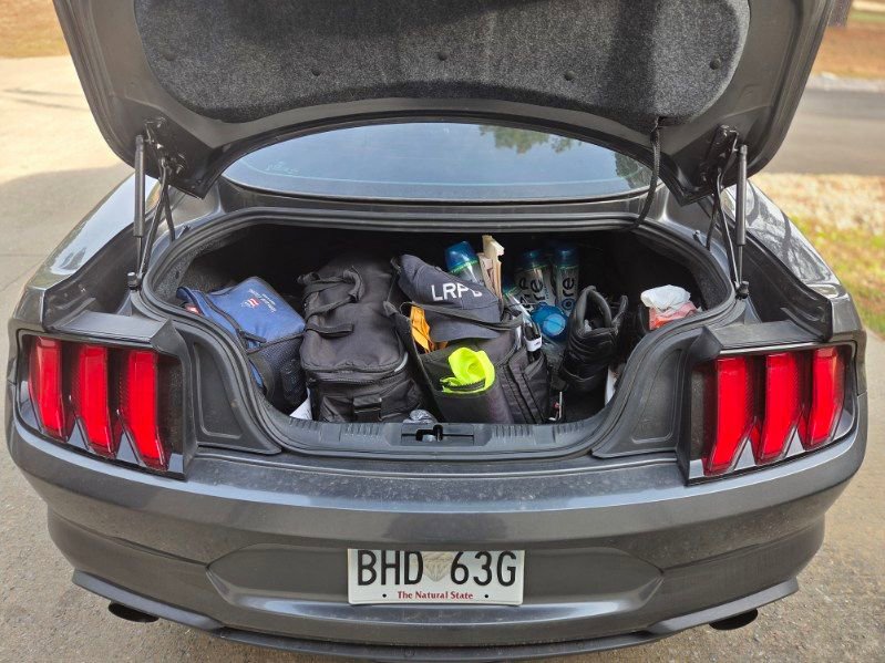 Used 2018 Ford Mustang Coupe image 4