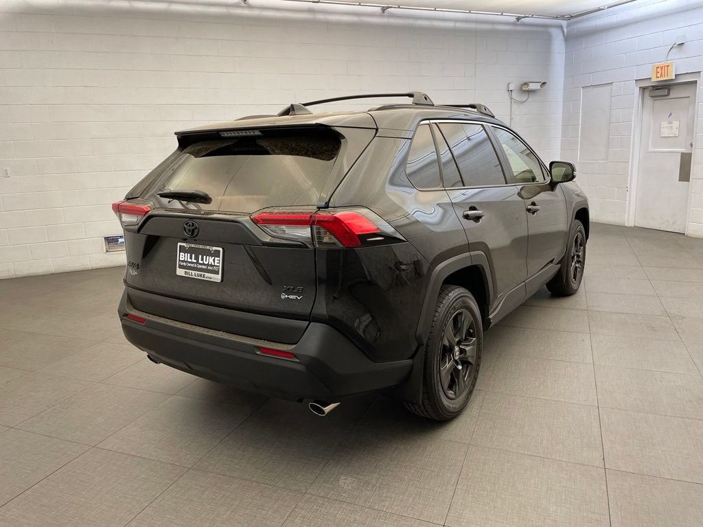 Used 2025 Toyota RAV4 XLE AWD/4WD image 8