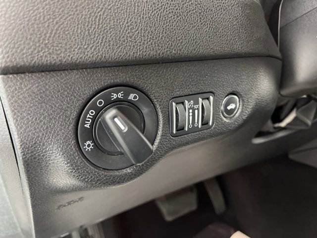 Used 2023 Dodge Charger SXT RWD image 31