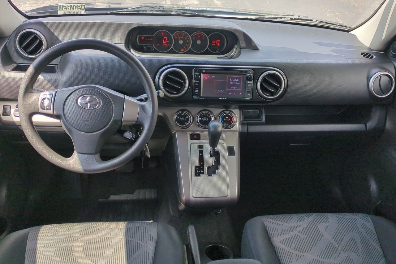 Used 2015 Scion xB image 19
