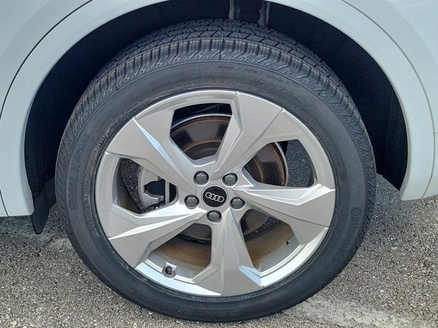 Certified 2023 Audi Q5 2.0T Premium w/ Convenience Package image 10