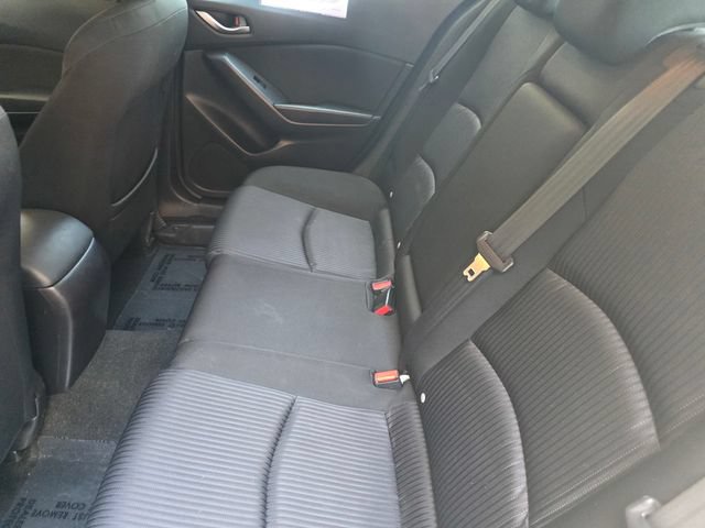 Used 2016 MAZDA MAZDA3 i Touring w/ Popular Equipment Package FWD image 10