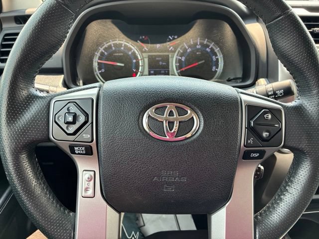 Used 2017 Toyota 4Runner SR5 AWD/4WD image 31