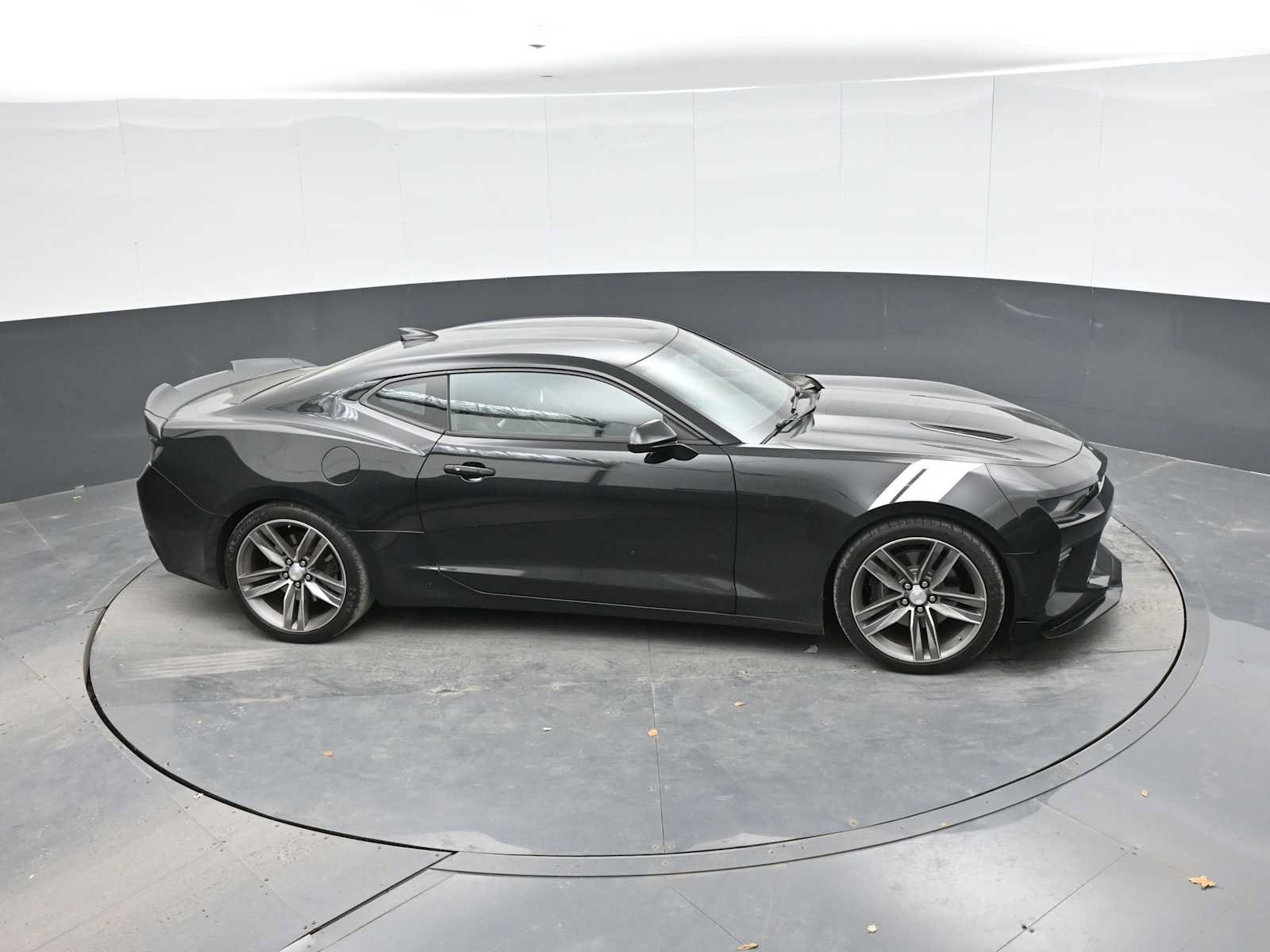 Used 2018 Chevrolet Camaro SS RWD image 20