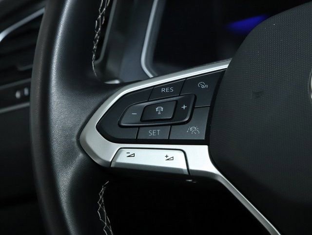 Used 2024 Volkswagen Tiguan SE FWD image 24