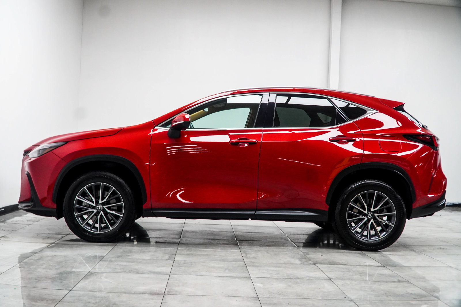 Used 2024 Lexus NX 250 FWD w/ Towing Package (2000 Lbs) image 8