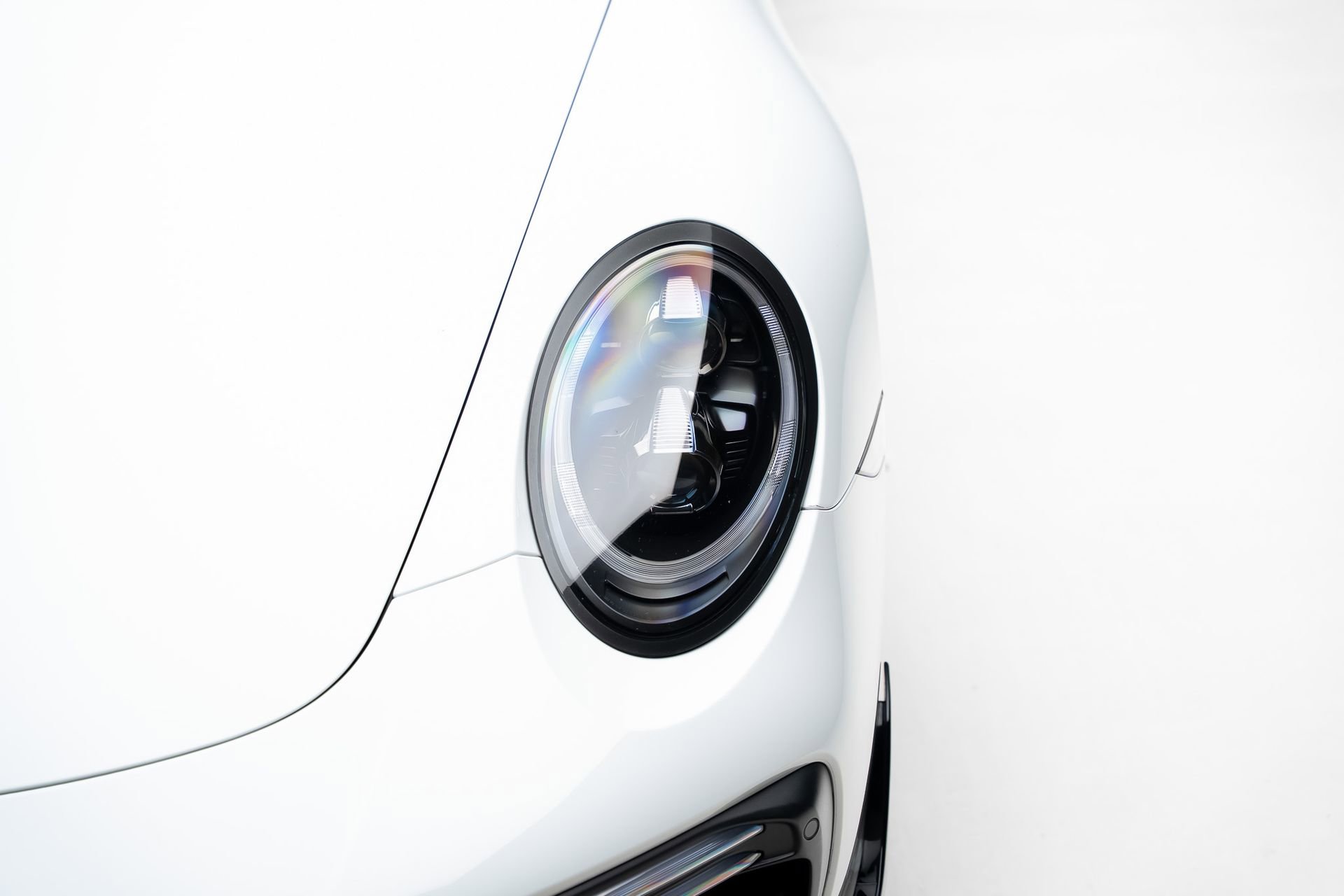 Used 2019 Porsche 911 Turbo image 13