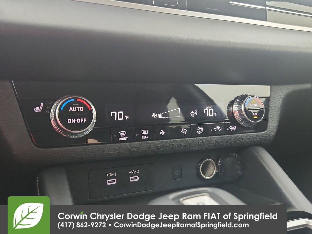 Used 2025 Mitsubishi Outlander SE image 27