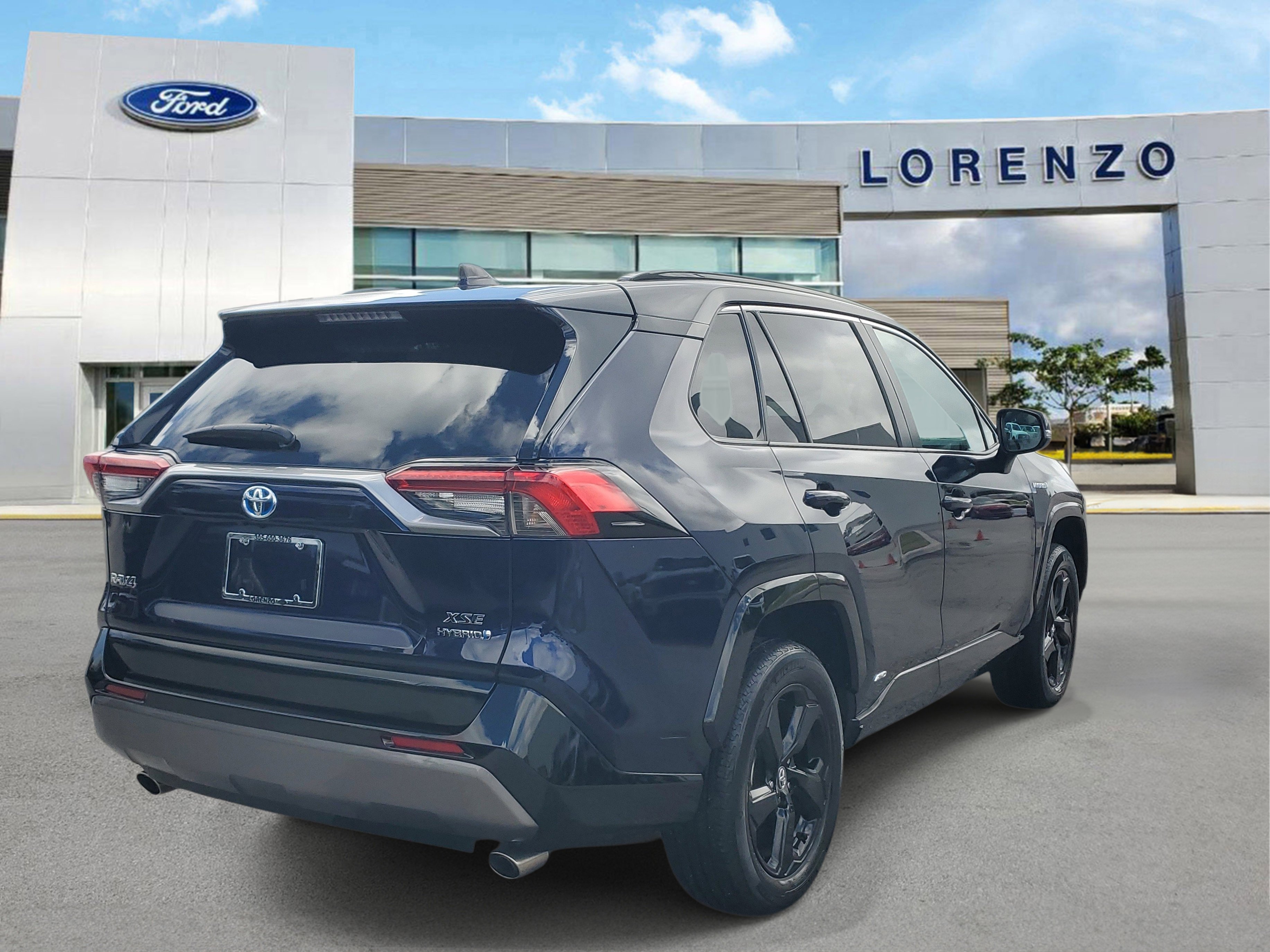 Used 2020 Toyota RAV4 XSE w/ XSE Grade Weather Package AWD/4WD image 5