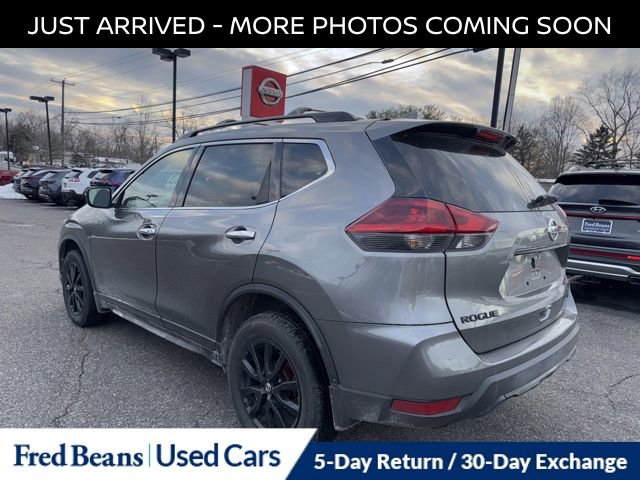 Certified 2018 Nissan Rogue SV image 6