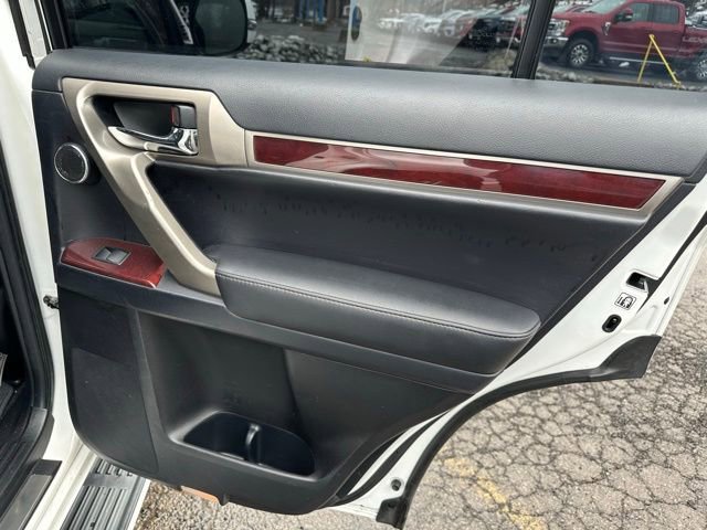 Used 2016 Lexus GX 460 Luxury w/ Preferred Accessory Package image 21