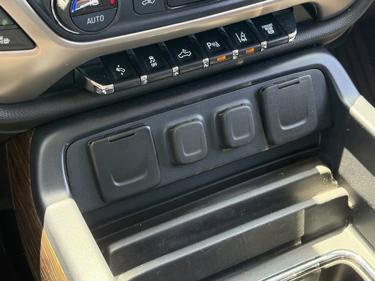 Used 2019 GMC Sierra 3500 Denali w/ Duramax Plus Package AWD/4WD image 8