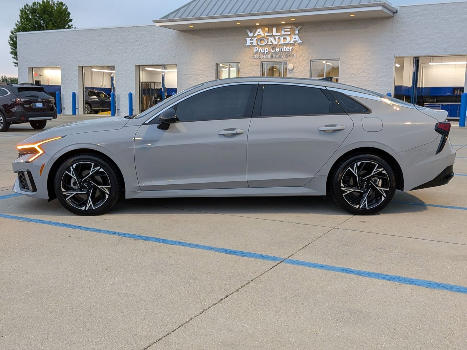 Used 2025 Kia K5 GT-Line w/ GT-Line Premium Package FWD image 9