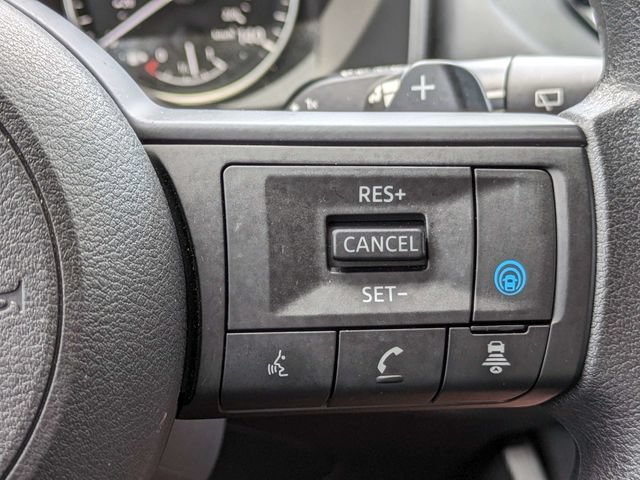 Used 2024 Nissan Rogue SV FWD image 27