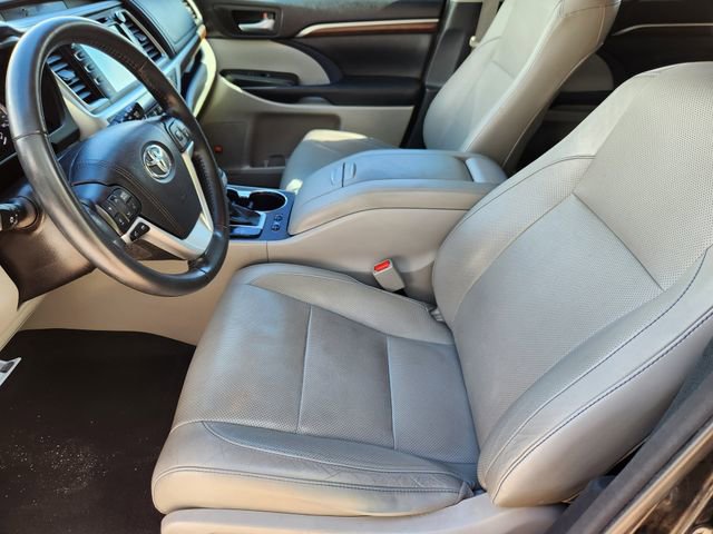 Used 2015 Toyota Highlander Limited AWD/4WD image 11