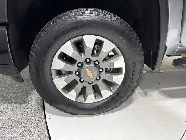 Used 2026 Chevrolet Silverado 2500 Custom w/ Z71 Off-Road Package AWD/4WD image 4