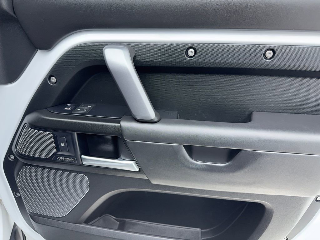 Used 2023 Land Rover Defender 110 V8 image 51