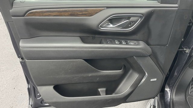 Used 2023 Chevrolet Suburban Premier image 13