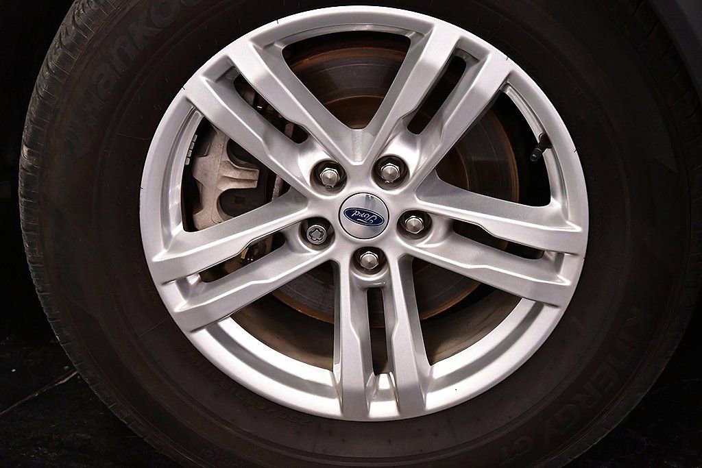 Used 2023 Ford Explorer XLT image 9