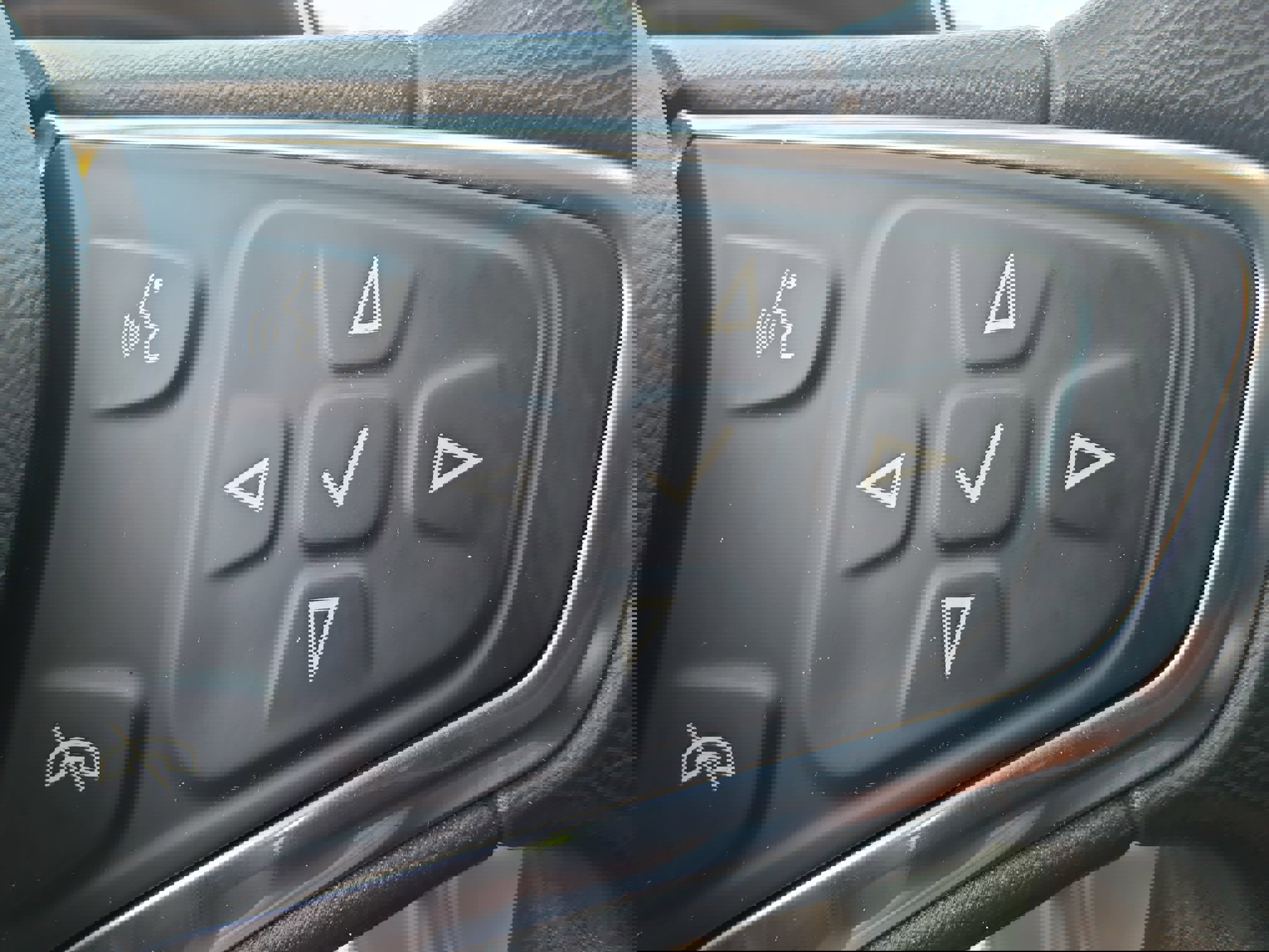 Used 2017 Chevrolet Malibu LT image 17