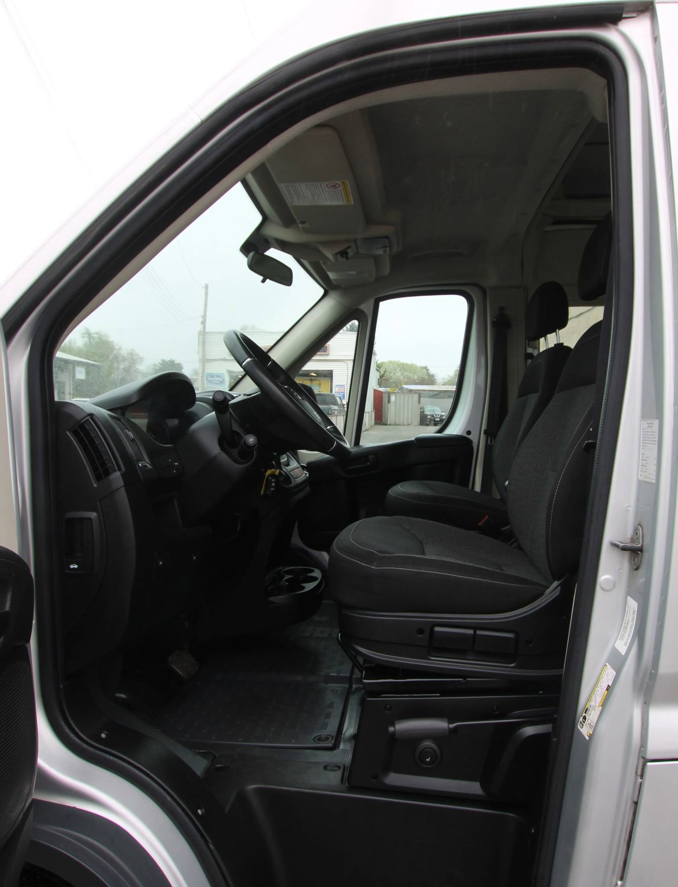 Used 2014 RAM ProMaster 2500 w/ Interior Convenience Group image 9