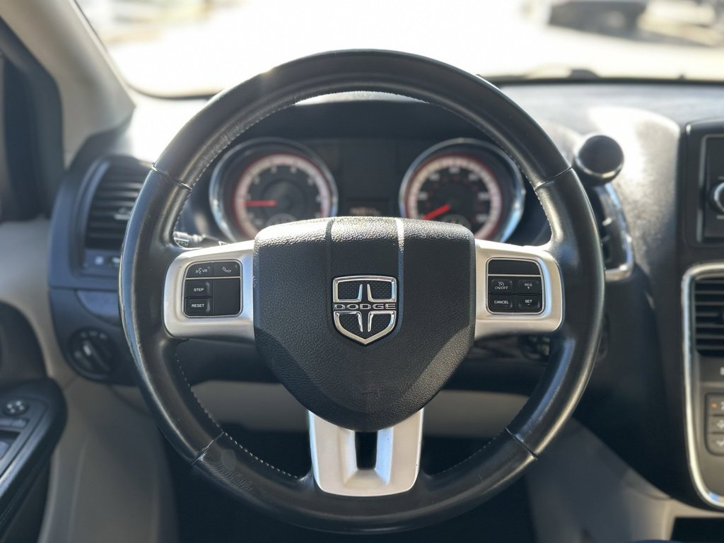 Used 2014 Dodge Grand Caravan SXT w/ UConnect Hands-Free Group image 26