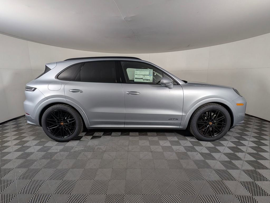 New 2026 Porsche Cayenne GTS image 9