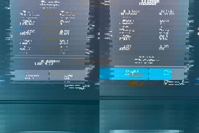 Used 2023 Volvo XC40 B4 Ultimate image 29