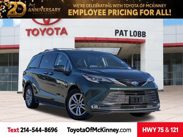 Used 2022 Toyota Sienna Platinum AWD/4WD image 1