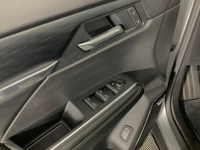 Used 2025 GMC Acadia Elevation w/ Elevation Premium Package FWD image 27