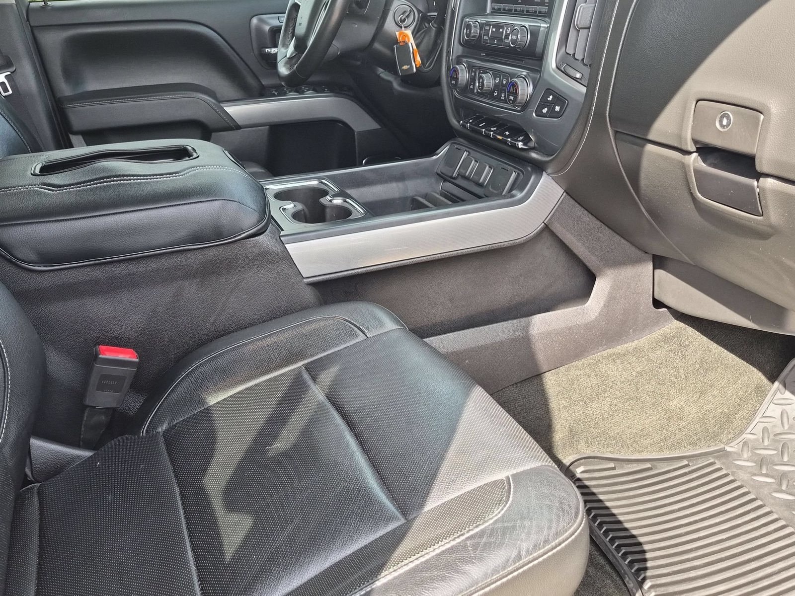 Used 2017 Chevrolet Silverado 1500 LTZ Z71 w/ LTZ Plus Package AWD/4WD image 31