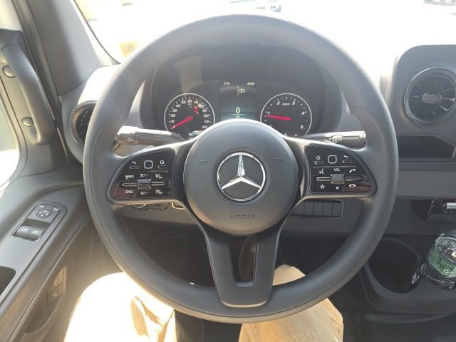 Used 2023 Mercedes-Benz Sprinter 3500 image 15