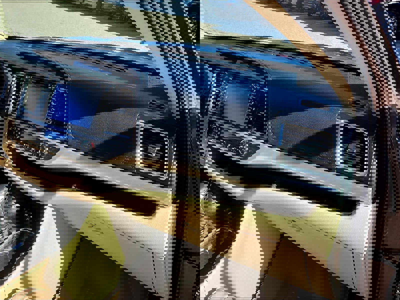 Used 2017 Toyota Highlander XLE image 13