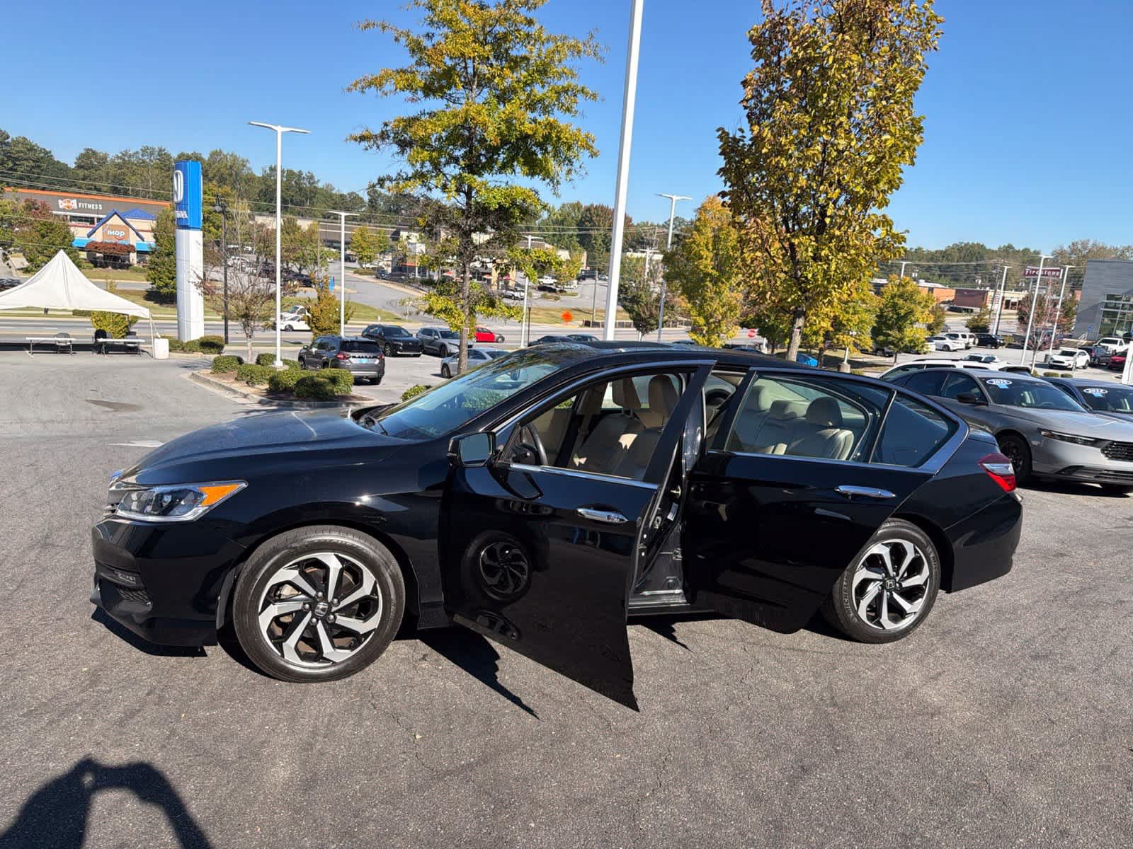 Used 2017 Honda Accord EX-L image 18