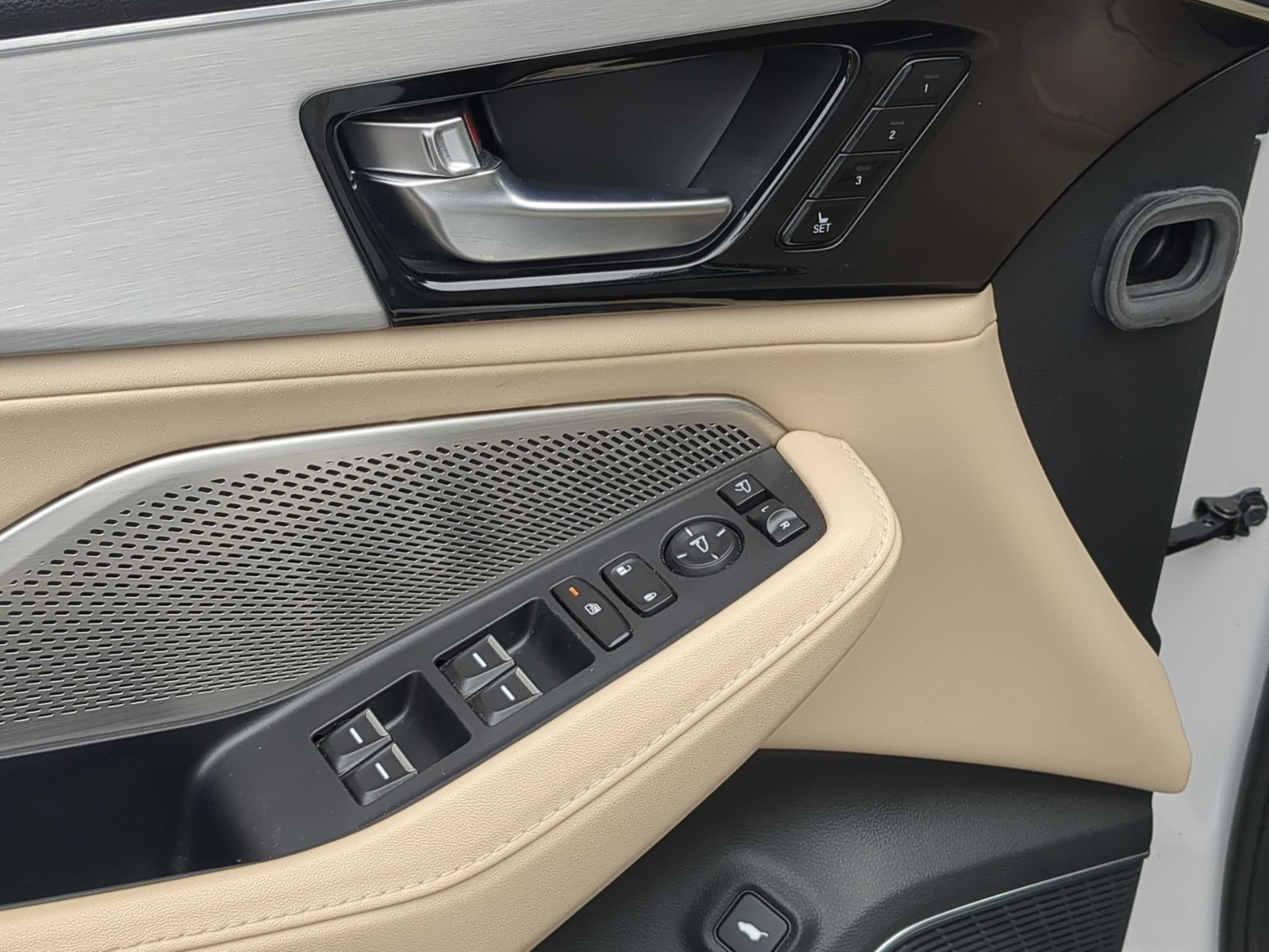 Used 2023 Acura MDX FWD w/ Technology Package image 15