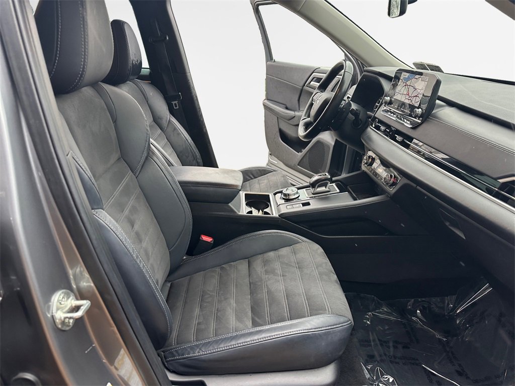 Used 2023 Mitsubishi Outlander SE image 26