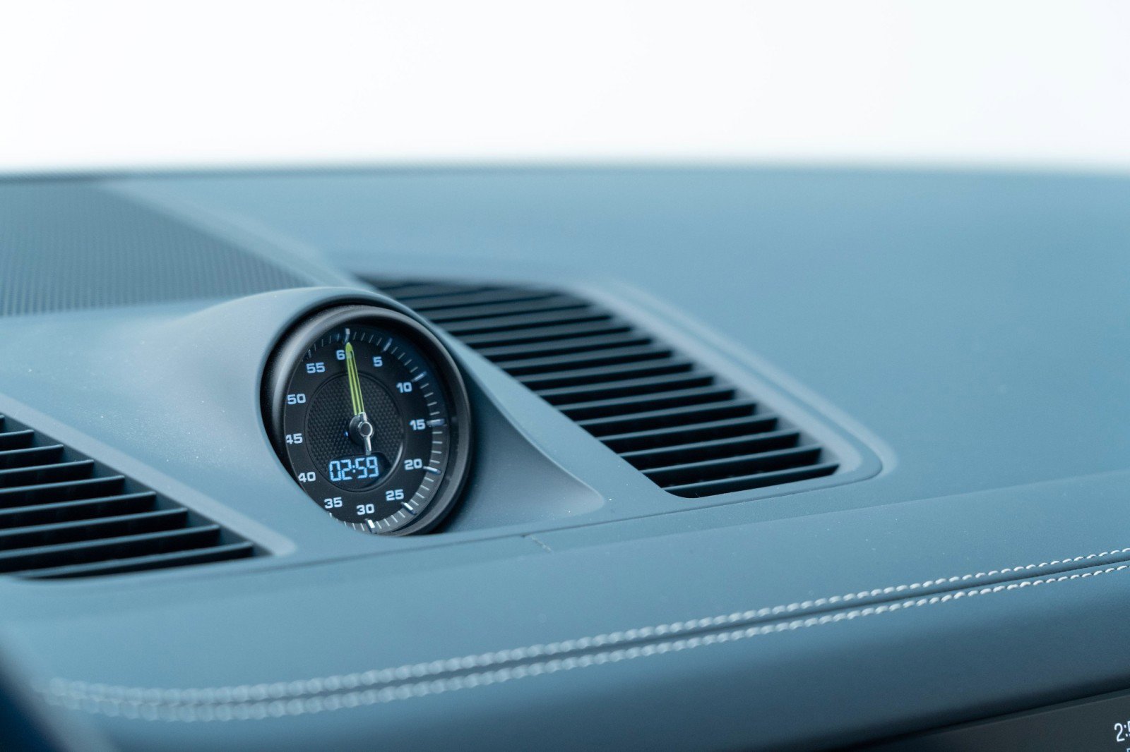 Certified 2022 Porsche Cayenne E-Hybrid image 25