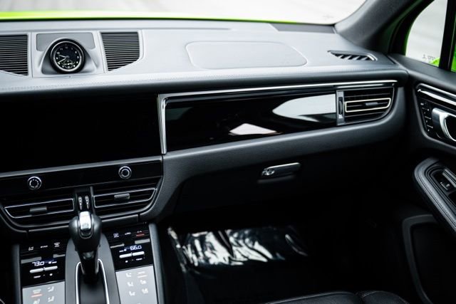 Used 2022 Porsche Macan S w/ Premium Package Plus image 37
