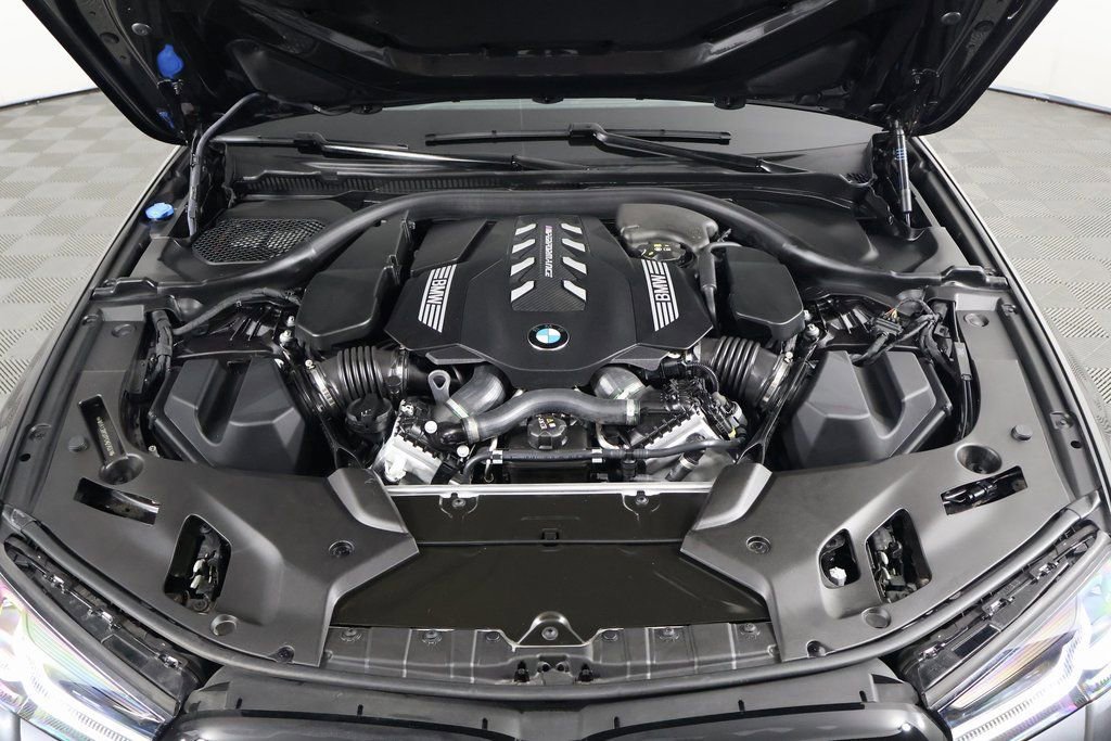 Used 2023 BMW M550i xDrive w/ Executive Package image 15